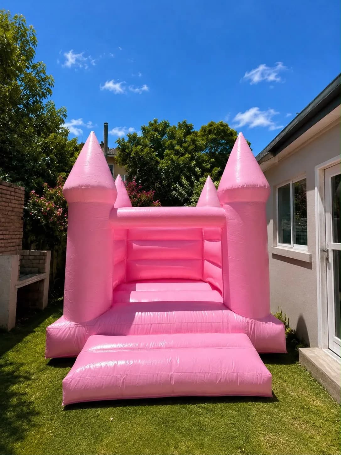Party Starters pink castle 3x3